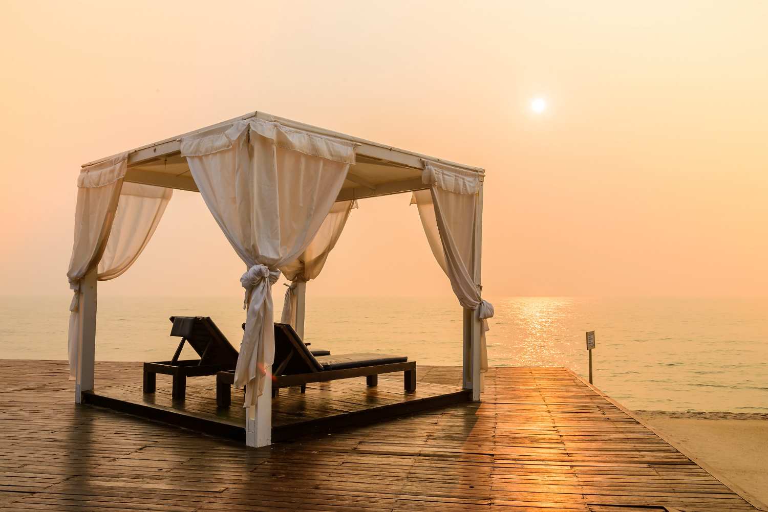 seaside gazebo dubai